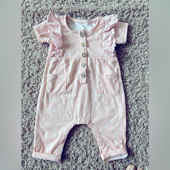 JESSICA SIMPSON INFANT GIRL ONE PIECE WITH RUFFLE SHOULDER - Picture 1 of 7